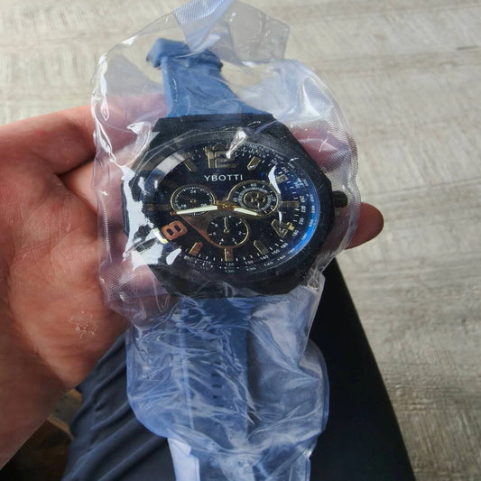 Men's Rubber Watch Strap Sports Pointer Quartz Watch