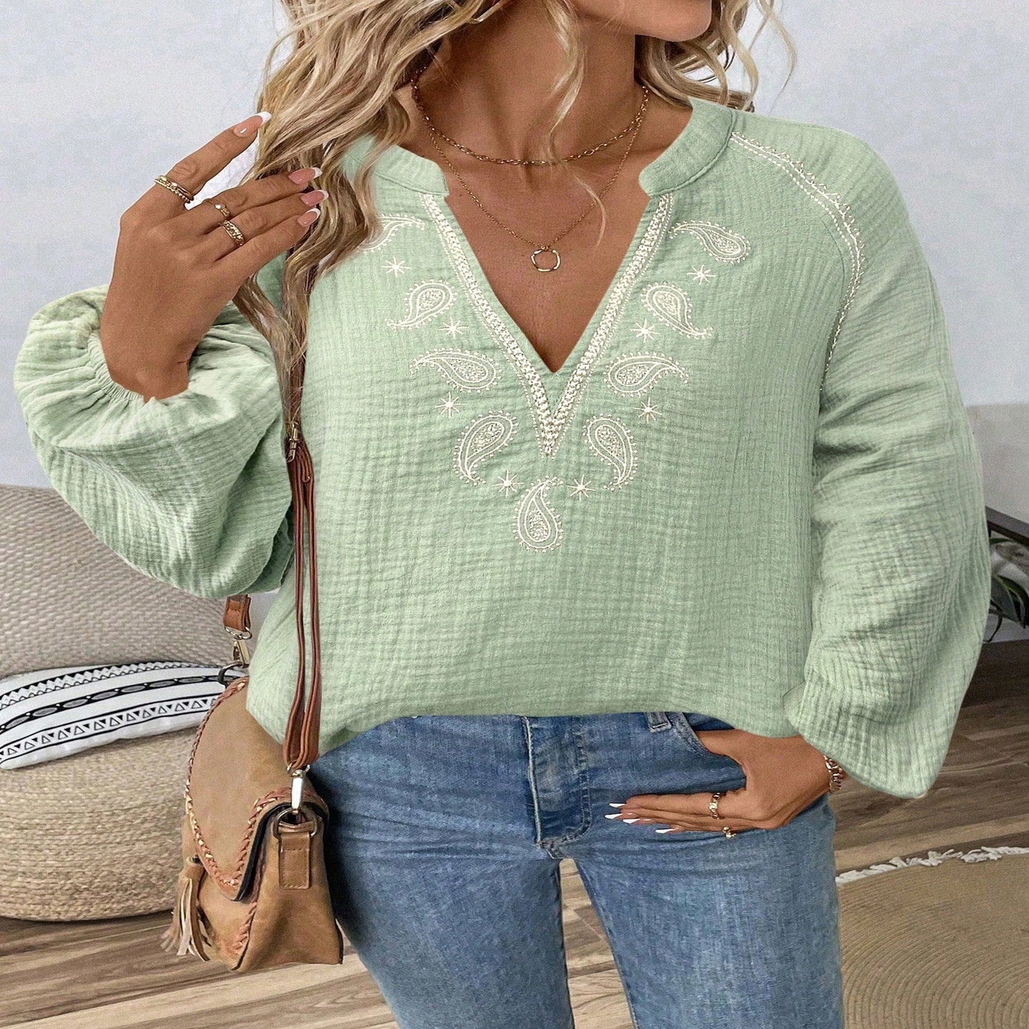 Fashion Design V-neck Embroidery Cotton Top
