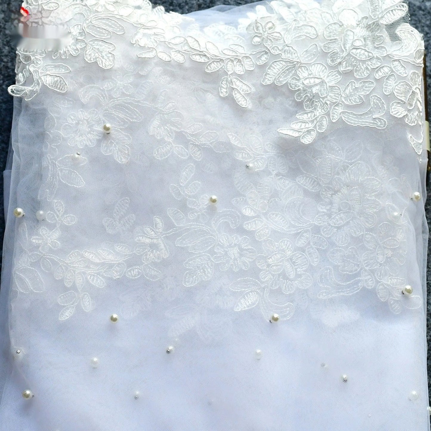 Exquisite Lace Black Veil Pearl Bridal Veil