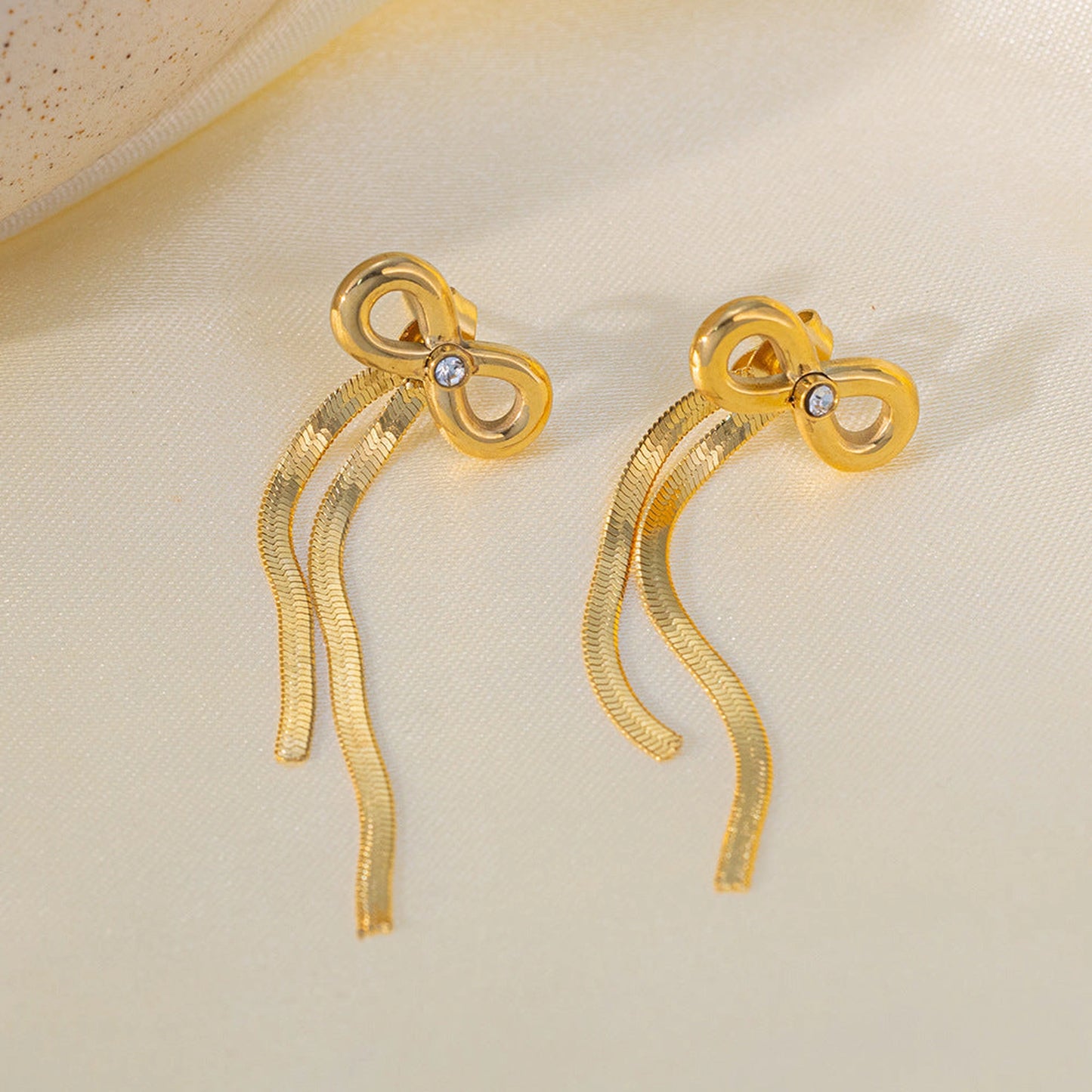 Stainless Steel Bow Design Necklace And Earrings Suite